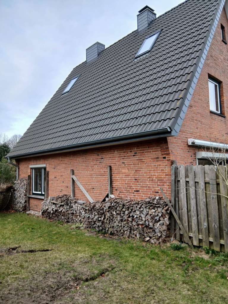 Immobilie in Westerrönfeld - Bestens familiengerechtes EFH mit Kerndämmung, neuwertigem Dach und 3-fachverglasten Fenstern! - Bild 2