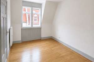 Kernsanierte & denkmalgeschützte Wohnung 2-Zi-Kü-Bad mit Garten sehr zentral
