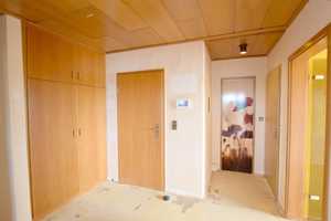 Großer Balkon + Fahrstuhl: Sonnige, großzügige 4-Zimmer-Wohnung mit Stellplatz... – Wolfsburg – Vorschaubild 5