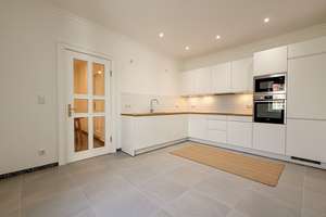 Stilvoller Altbau im 3. OG: Lichtdurchflutet, renoviert & mit Balkon zum ruhigen Innenhof – Die vollständige Adresse der Immobilie erhältst du vom Anbieter., 10115 Mitte (Ortsteil), Berlin – Vorschaubild 5