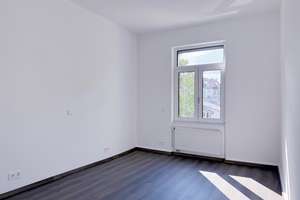 Erstbezug! Lichtdurchflutete und großzügige 2-Zimmer-Altbauwohnung mit 2 Balkonen.  – Veilchenstraße 17, 76131 Oststadt, Karlsruhe – Vorschaubild 9