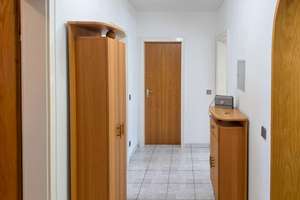 Schöne großzügige 3-Zimmer-Erdgeschoss-Wohnung mit Garten in Augsburg-Firnhaberau – Die vollständige Adresse der Immobilie erhältst du vom Anbieter., 86169 Firnhaberau, Augsburg – Vorschaubild 4