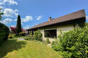 Viel Raum und Potenzial: Freistehendes Einfamilienhaus mit ausbaubarem Dachboden und großem Garten – Calw (Kreis) – Vorschaubild 2