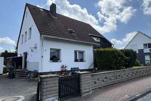 Uetze OT Hänigsen: Gepflegtes Zweifamilienhaus mit 8 Zimmern – Die vollständige Adresse der Immobilie erhältst du vom Anbieter., 31311 Uetze – Vorschaubild 2