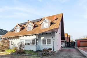 Charmantes Zweifamilienhaus mit Werkstattgarage in Homburg – Die vollständige Adresse der Immobilie erhältst du vom Anbieter., 66424 Homburg – Vorschaubild 1
