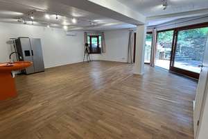 Einzelstück in Moselweiß: Loftartige 2-Zimmer-Wohnung