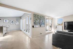 Charmantes 5 Zi.- Penthouse mit Aufzug und Dachterrasse in Bestlage! – Die vollständige Adresse der Immobilie erhältst du vom Anbieter., 22087 Hohenfelde, Hamburg – Vorschaubild 2