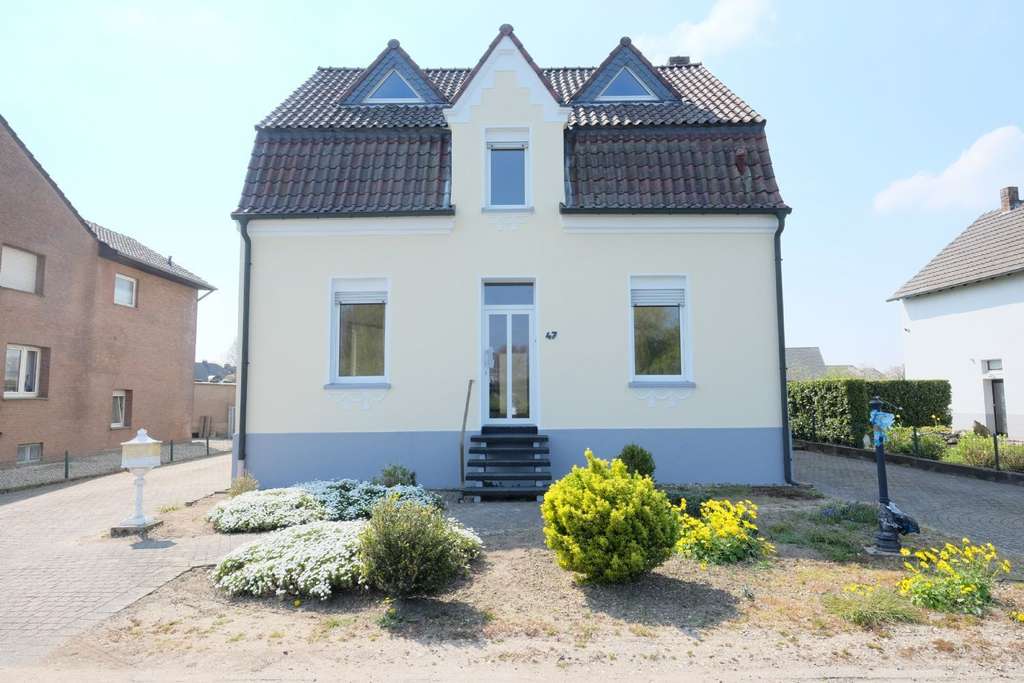 Wohnung im Erdgeschoss mit Garage am Wasser gelegen