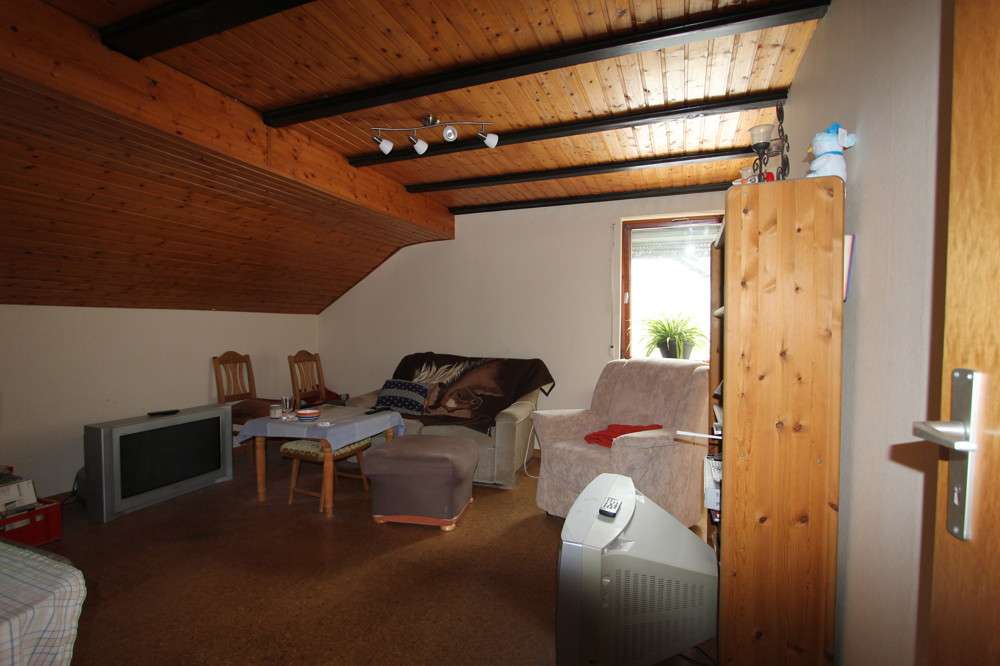 Immobilie in Jossgrund - Mehrfamilienhaus mit Büroeinheit - Bild 3