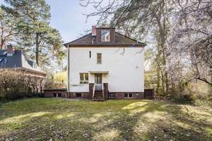 Top-Lage Dahlem - Bezugsfreies Einfamilienhaus am Thielpark unter Bodenrichtwert – Die vollständige Adresse der Immobilie erhältst du vom Anbieter., 14195 Dahlem, Berlin – Vorschaubild 3