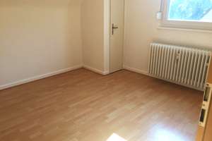 Charmante 2,5-Zimmer-Dachgeschosswohnung in attraktiver Lage von Gelsenkirchen-Buer – Mühlenstr 120, 45896 Hassel, Gelsenkirchen – Vorschaubild 2