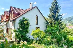 Sonniges Reiheneckhaus mit Garten und Kamin – idyllisch wohnen in Heidelberg-Schlierbach