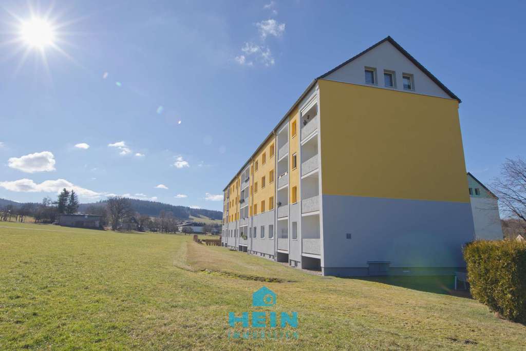 Immobilie in Hartmannsdorf bei Kirchberg - Ruhig im Grünen wohnen – 2-Zimmer-Eigentumswohnung mit Balkon in Hartmannsdorf - Bild 1