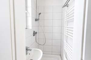 Helle 3-Zimmer-Wohnung mit Balkon und Veranda – Schwabstraße 88, 70193 Vogelsang, Stuttgart – Vorschaubild 4