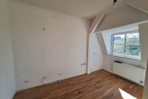 Einziehen und wohlfühlen - Dachausbau in ruhiger Lage - Sofort bezugsfrei – Kuckhoffstraße 68, 13156 Niederschönhausen, Berlin – Vorschaubild 4