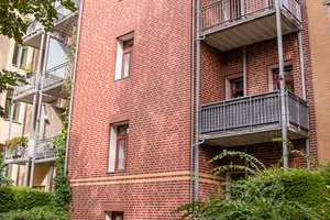 Wohnung mit Badewanne, Südbalkon und Parkblick  – Lohrstraße 29, 9113 Chemnitz – Vorschaubild 1