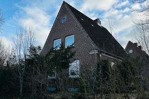 Mönkeberg: Charmantes Einfamilienhaus mit hohem Renovierungsbedarf in Traumlage fußläufig zum Wasser – Die vollständige Adresse der Immobilie erhältst du vom Anbieter., 24248 Mönkeberg – Vorschaubild 5