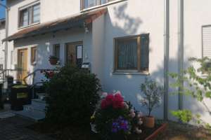Geräumiges Reihenmittelhaus mit 3 Bädern und Garten, Keller und DG ausgebaut – Die vollständige Adresse der Immobilie erhältst du vom Anbieter., 4654 Frohburg – Vorschaubild 1
