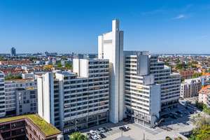 Wunderschöne 2-Zimmer Wohnung im 7. OG mit Balkon in Schwabing – Leopoldstrasse 206, 80804 Neufreimann, München – Vorschaubild 1