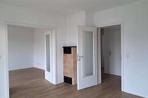 Modernisierte 4-Zimmer Wohnung zentral in Zuffenhausen - Balkon, Garage, Stellplatz und Gartenmitbe. – Rütlistr. ..., 70435 Zuffenhausen-Schützenbühl, Stuttgart – Vorschaubild 9
