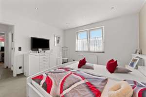 Einladender Bungalow mit modernem Ausbau und schönem Garten mit Pool – Die vollständige Adresse der Immobilie erhältst du vom Anbieter., 41189 Wickrathberg, Mönchengladbach – Vorschaubild 9