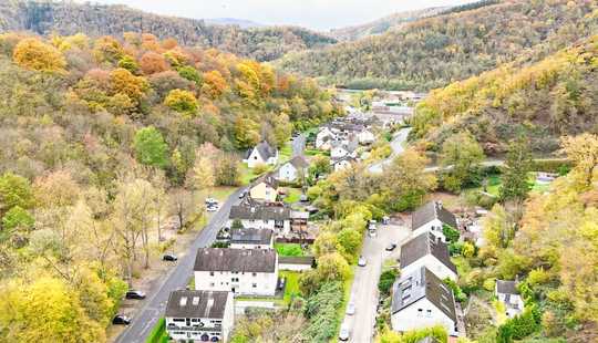 Bild von Freistehendes Einfamilienhaus mit ELW in naturnaher Lage von Lahnstein-Friedrichssegen