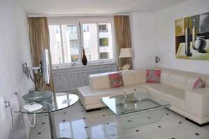 Zentrale schöne und helle möblierte Wohnung incl. Tiefgarage