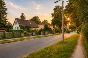 Freies, unterkellertes Einfamilienhaus mit Tiefgarage in ruhiger Seitenstraße, Berlin-Mahlsdorf-Süd