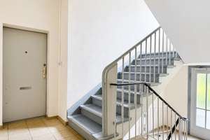 Bezugsfreie 3-Zimmer Wohnung mit großem Sonnenbalkon in ruhiger Wohnlage – Landhausstraße 40, 10717 Wilmersdorf, Berlin – Vorschaubild 8