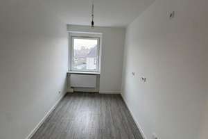 energetisch sanierte 3 Zimmer Dachgeschoß-Wohnung 59 m² - in Oberhausen-Marienkirche – Mülheimer Str. 127, 46045 Marienkirche, Oberhausen – Vorschaubild 5