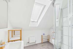 Großzügige 5-Zimmer-Wohnung auf zwei Ebenen in ruhiger Sackgasse Nürnberg-Reichelsdorf – Die vollständige Adresse der Immobilie erhältst du vom Anbieter., 90453 Reichelsdorf, Nürnberg – Vorschaubild 16