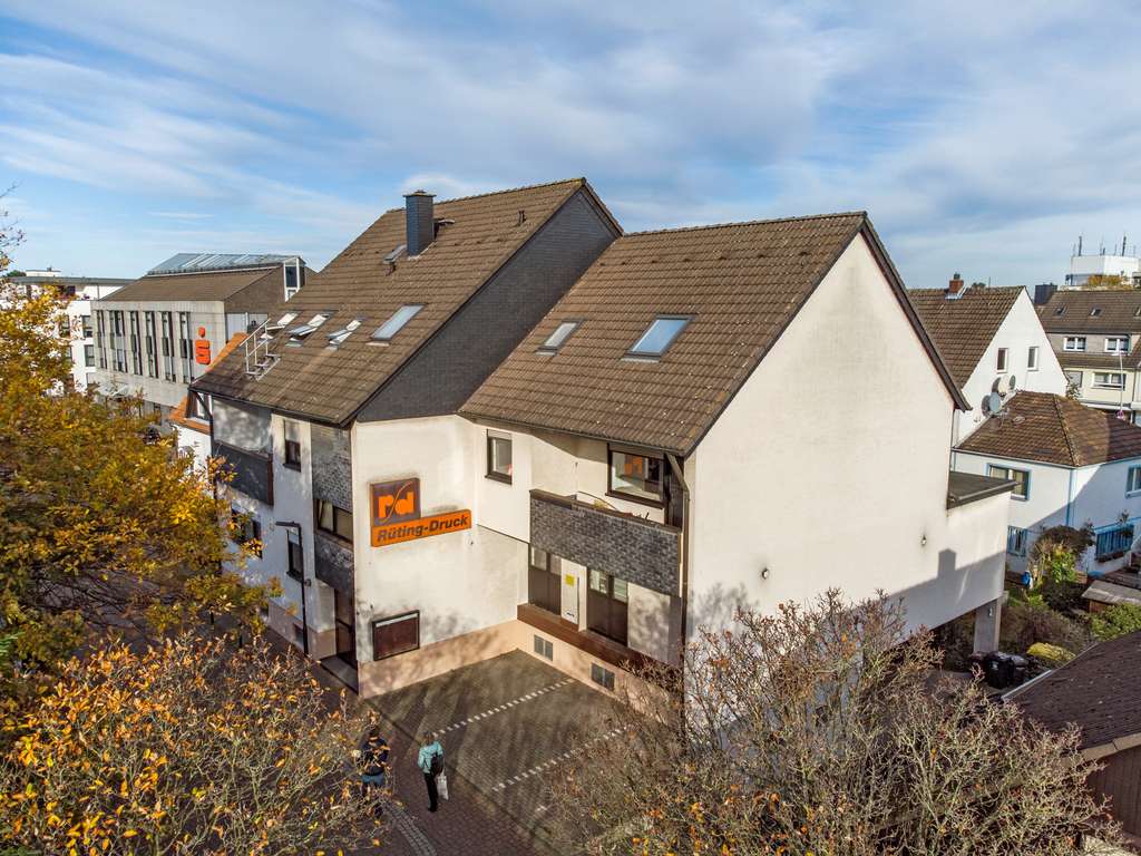 6-FAMILIENHAUS IM HERZEN VON MONHEIM IN RUHIGER ZENTRALER BEVORZUGTER WOHNLAGE