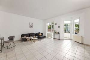 Sonnenenergie inklusive: modernes Reihenhaus mit Einliegerwohnung, Terrasse & 2 Balkonen – Die vollständige Adresse der Immobilie erhältst du vom Anbieter., 76228 Hohenwettersbach, Karlsruhe – Vorschaubild 2