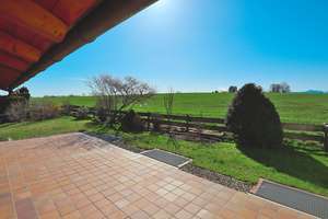 ***Weitblick in die Berge*** Doppelhaushälfte mit wunderschönen Garten und Sonnenterassen – Die vollständige Adresse der Immobilie erhältst du vom Anbieter., 83607 Holzkirchen – Vorschaubild 1