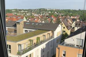 Feuerbach, helle 3 Zimmer Dachgeschoß- Wohnung in ruhiger Lage, mit toller Aussicht