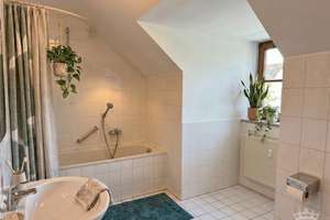 Sonnige 2 Zimmer DG Wohnung mit Dachterrasse in Waldtrudering – Die vollständige Adresse der Immobilie erhältst du vom Anbieter., 81827 Waldtrudering, München – Vorschaubild 5