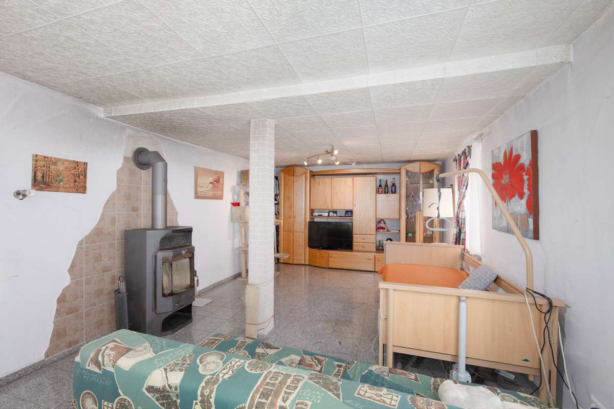 Immobilie in Dettenheim - Einfamilienhaus mit großem Garten in ruhiger Lage von Dettenheim - Bild 2