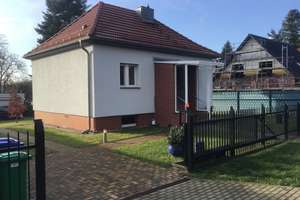 Neuwertiges Einfamilienhaus mit hochwertigem Keller und Garten in Zeuthen, Dahme-Spreewald – Waldpromenade 109, 15738 Zeuthen – Vorschaubild 1