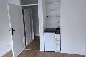 Helles und ruhiges 1-Zimmer-Apparement (für  1 Person) mit kl. Balkon in M-NeuhausenBalkon – Landshuter Allee 79, 80637 Dom Pedro, München – Vorschaubild 4