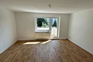 Gemütliche 1-Zimmer mit Balkon und Duschenbad in ruhiger Lage! Vormieter verkauft Mobilar – Humboldtstraße 18 A, 9130 Sonnenberg, Chemnitz – Vorschaubild 3