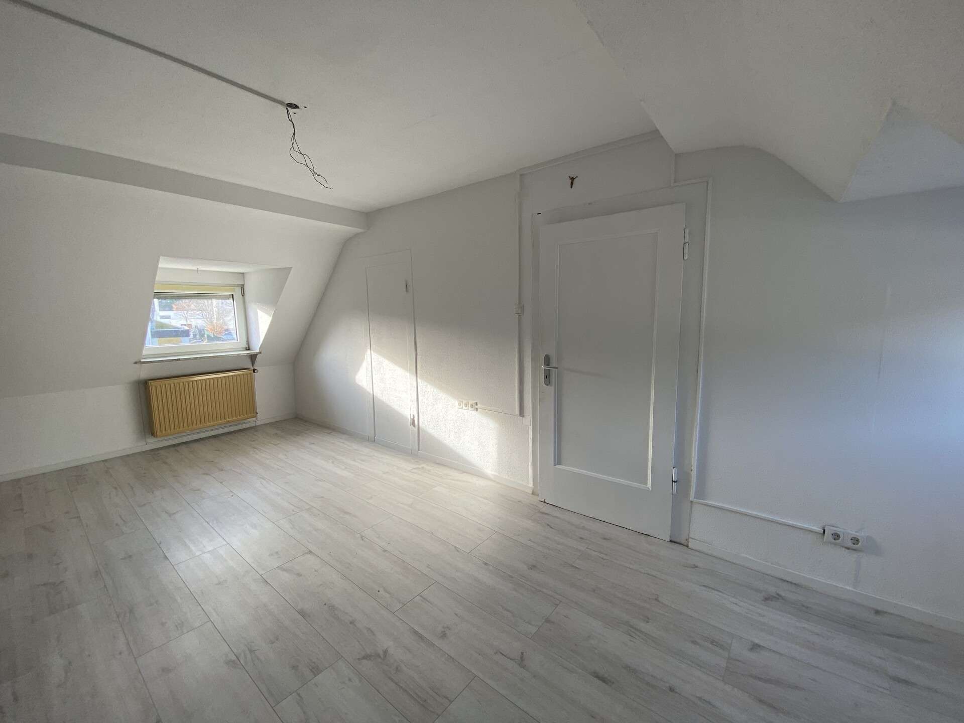 Immobilie in Mayen - Charmantes Familienhaus mit großem Garten in ruhiger und zentraler Wohnlage von Mayen - Bild 2