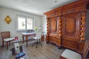Saniertes Wohnhaus + drei Garagen + extra Baugrundstück zu einem Preis – Würzburg (Kreis) – Vorschaubild 3
