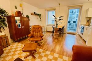 Möblierte 2-Zimmer-Wohnung mit Balkon in Berlin-Friedrichshain – Gürtelstraße 28B, 10247 Friedrichshain, Berlin – Vorschaubild 5