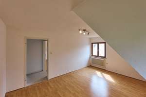 Charmantes 1-2 Familienhaus in schöner Wohnlage von Villingendorf – Die vollständige Adresse der Immobilie erhältst du vom Anbieter., 78667 Villingendorf – Vorschaubild 32