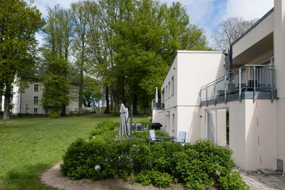 Rollstuhlgerechtes Refugium im Schloßpark des "Jagdschloss zu Hohen Niendorf" zum sofortigen Bezug
