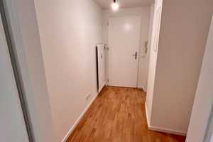 Vollständig modernisierte 1-Zimmer-Wohnung mit Balkon und Einbauküche in München Untergiesing – München – Vorschaubild 3