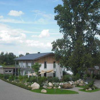 VERMIETUNG NUR AN UNTERNEHMEN Repräsentatives Bürohaus (178,76qm) mit Garten&Balkon&Terrasse z.verm.