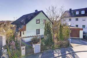 Grüne Oase in Erlangen-West: Großzügiges Familienglück auf 819 m² Grund – Die vollständige Adresse der Immobilie erhältst du vom Anbieter., 91056 Kriegenbrunn, Erlangen – Vorschaubild 2