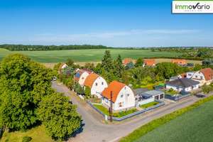 Einfamilienhaus mit großem Grundstück und Ausbaureserve in absolut ruhiger Feldrandlage!