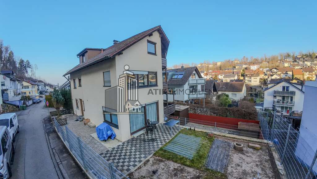 Immobilie in Kämpfelbach - ATIK: Freistehendes Zweifamilienhaus mit Anbau auf großem Grundstück - Bild 2